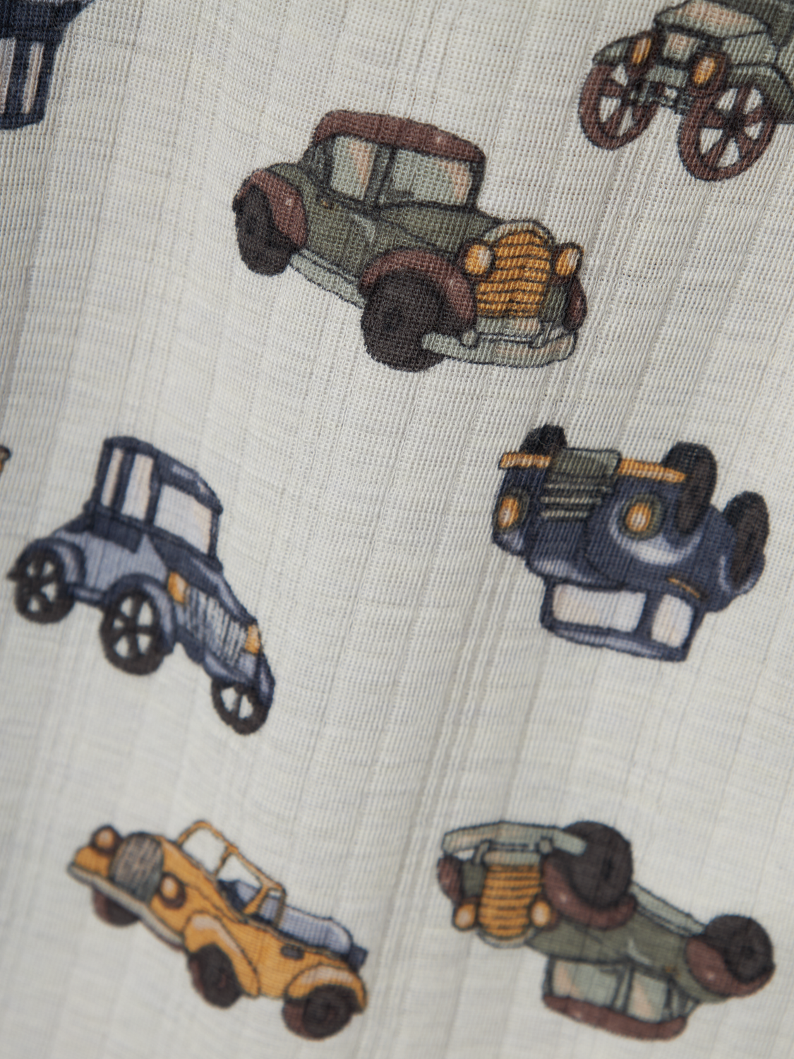 model_shot-front_full